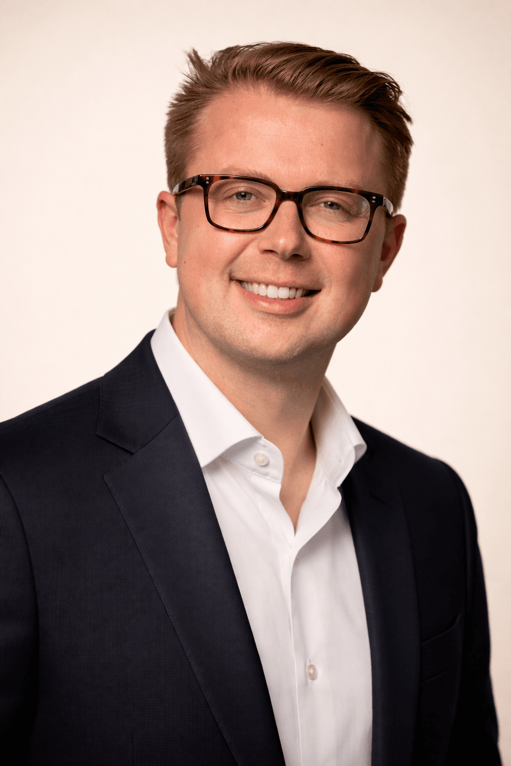 Corporate Headshots Made Easy: Embrace Natural Lighting